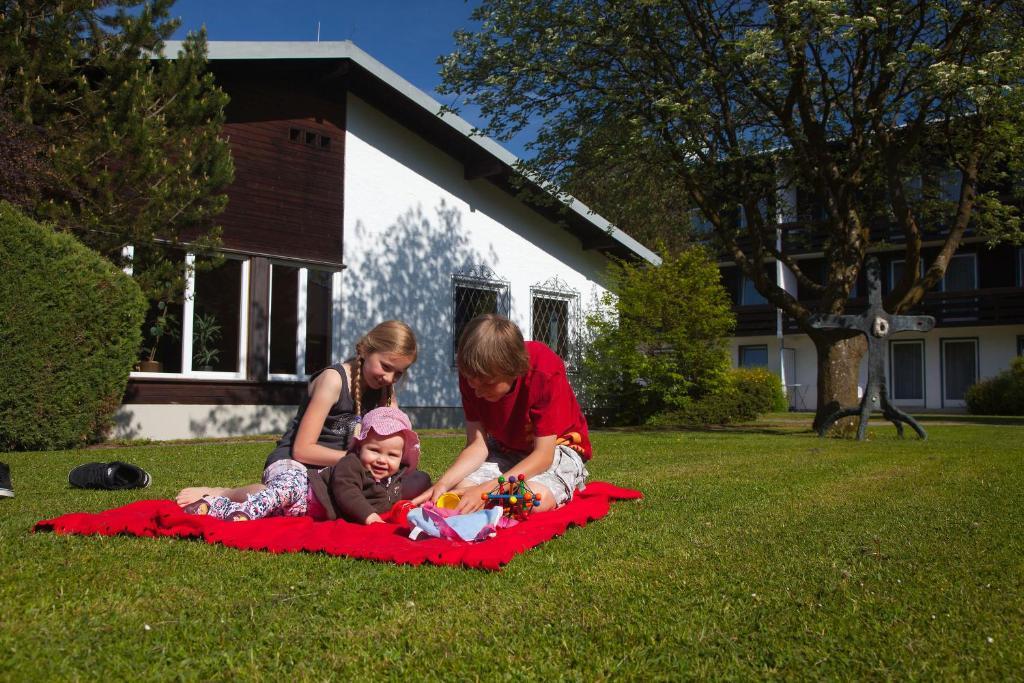 Haus Chiemgau - Kolping-Familienhotel Teisendorf Εξωτερικό φωτογραφία